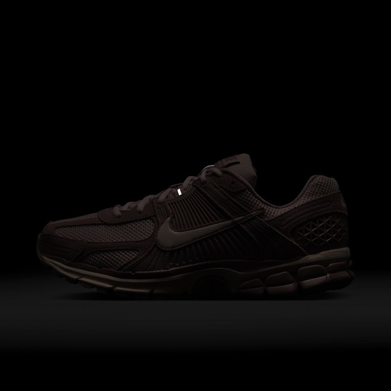 Nike Zoom Vomero 5 "Red Stardust" | HF1553-600