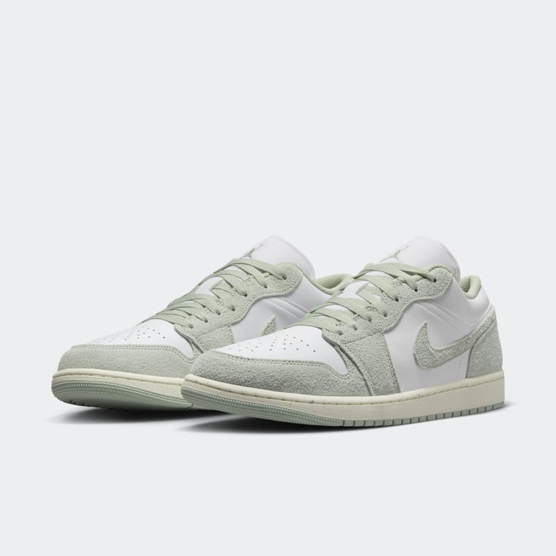 Air Jordan 1 Low SE "Light Green" | FN5214-131