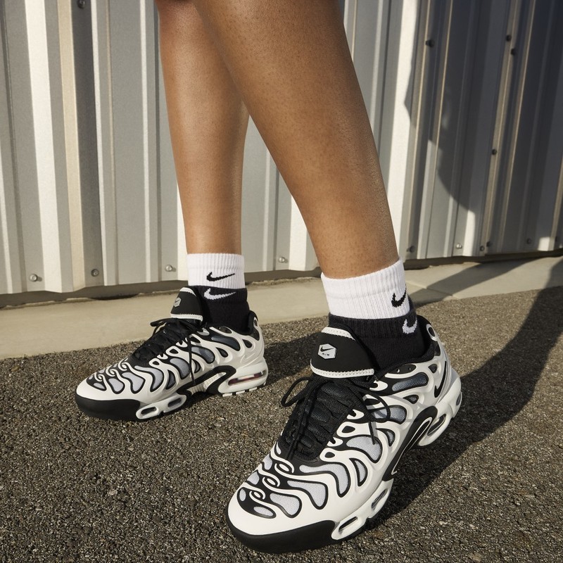Nike Air Max Plus Drift "Panda" | FV4081-102