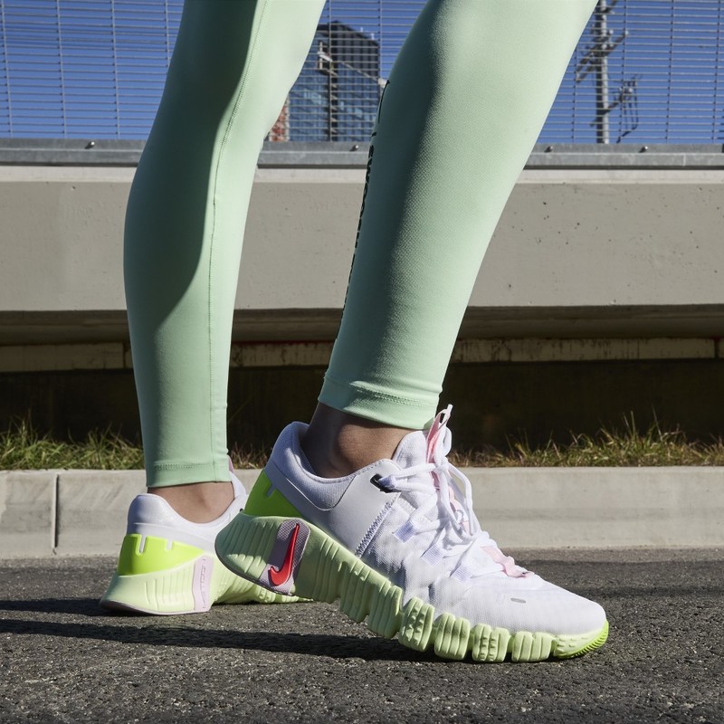 Nike Free Metcon 5 "Barely Volt" | DV3950-104