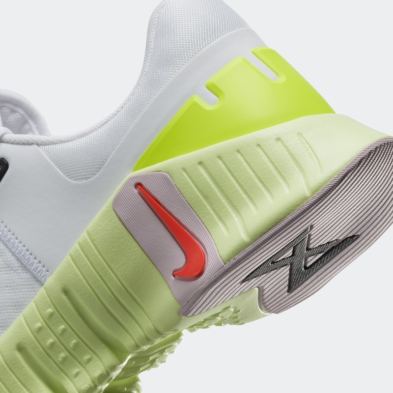 Nike Free Metcon 5 "Barely Volt" | DV3950-104