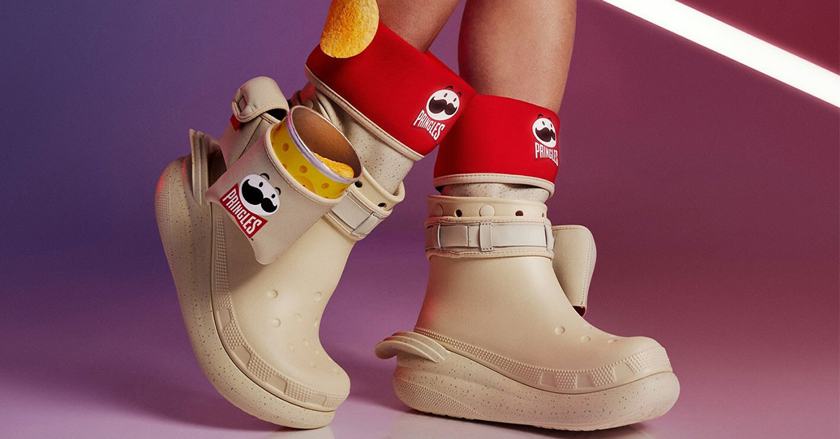Pringles und Crocs präsentieren gemeinsame Snack-inspirierte Schuhkollektion - mit viel Schnurrbart Pringles und Crocs präsentieren gemeinsame Snack-inspirierte Schuhkollektion - mit viel Schnurrbart