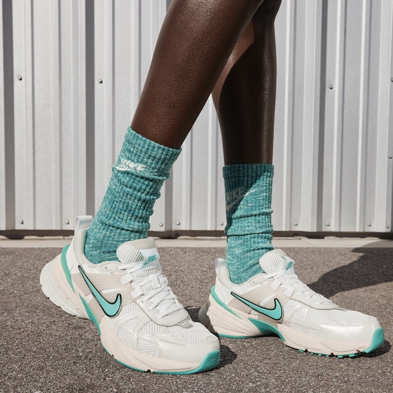 Nike V2K Run "Coconut Milk" | FD0736-105