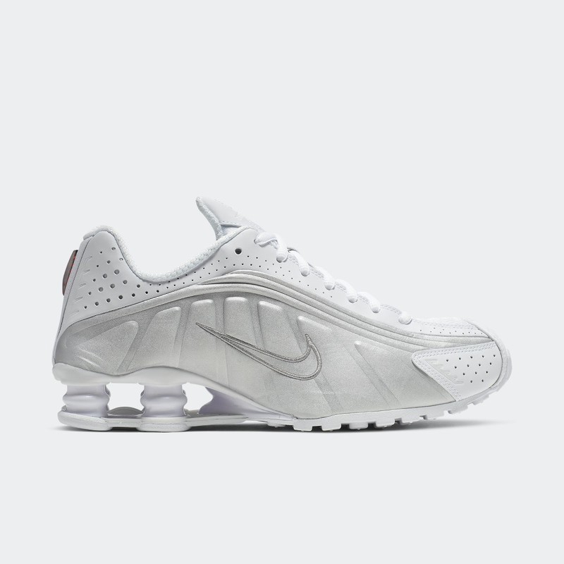Nike Shox R4 "Metallic Silver" | AR3565-101