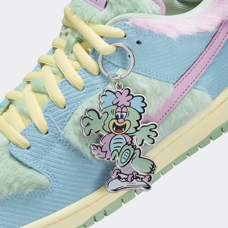 VERDY x Nike SB Dunk Low "Visty" | FN6040-400