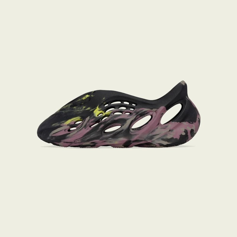adidas Yeezy Foam Runner "MX Carbon" | IG9562
