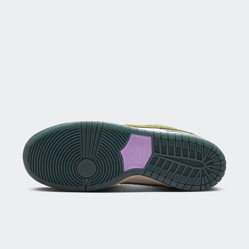 Alexis Sablone x Nike SB Dunk Low "Oil Green" | HJ3386-300