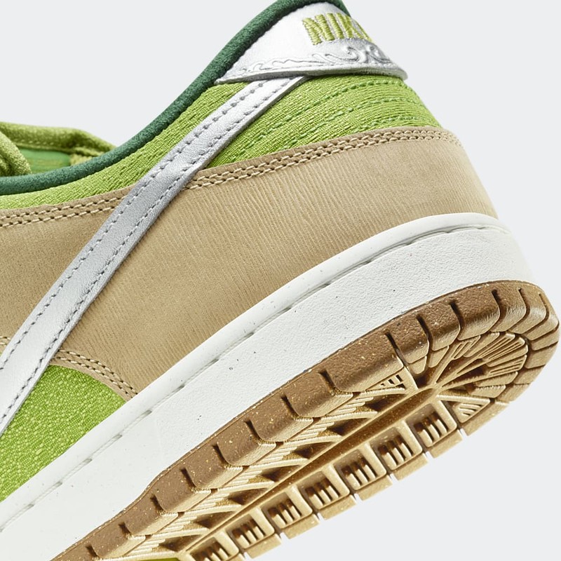 Nike SB Dunk Low "Escargot" | FQ7585-200