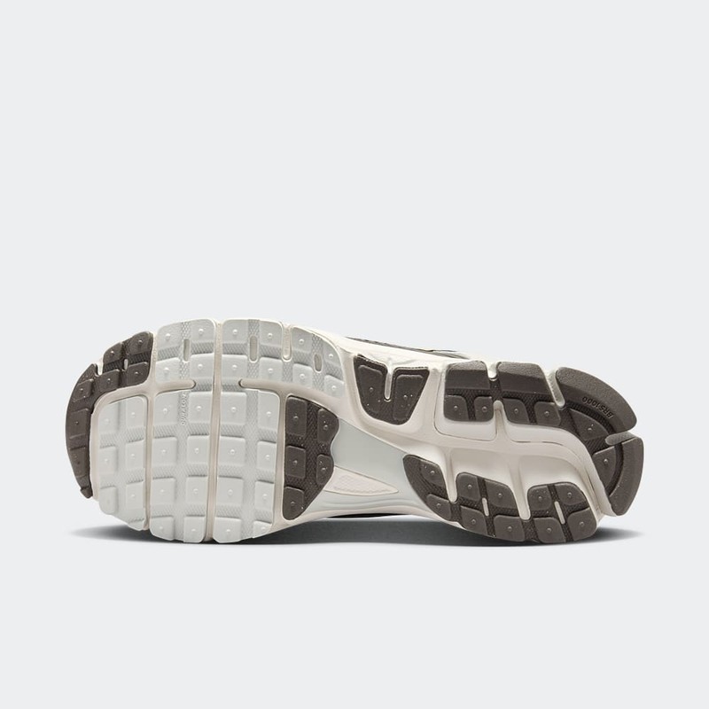 Nike Zoom Vomero 5 "Light Bone" | HM9657-001