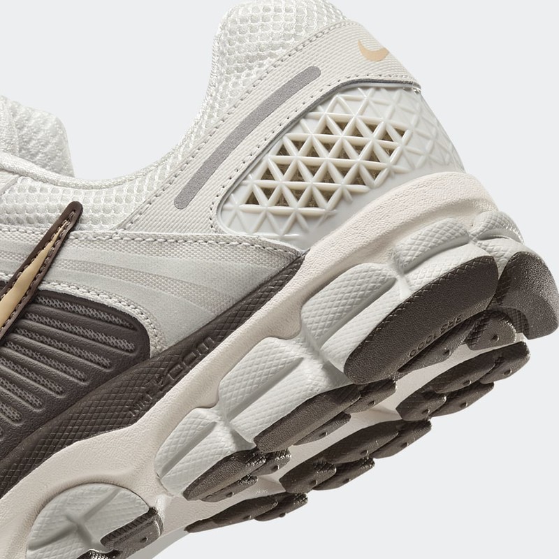 Nike Zoom Vomero 5 "Light Bone" | HM9657-001