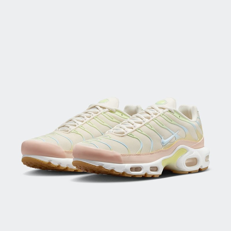 Nike Air Max Plus "Crimson Tint" | DZ3671-800