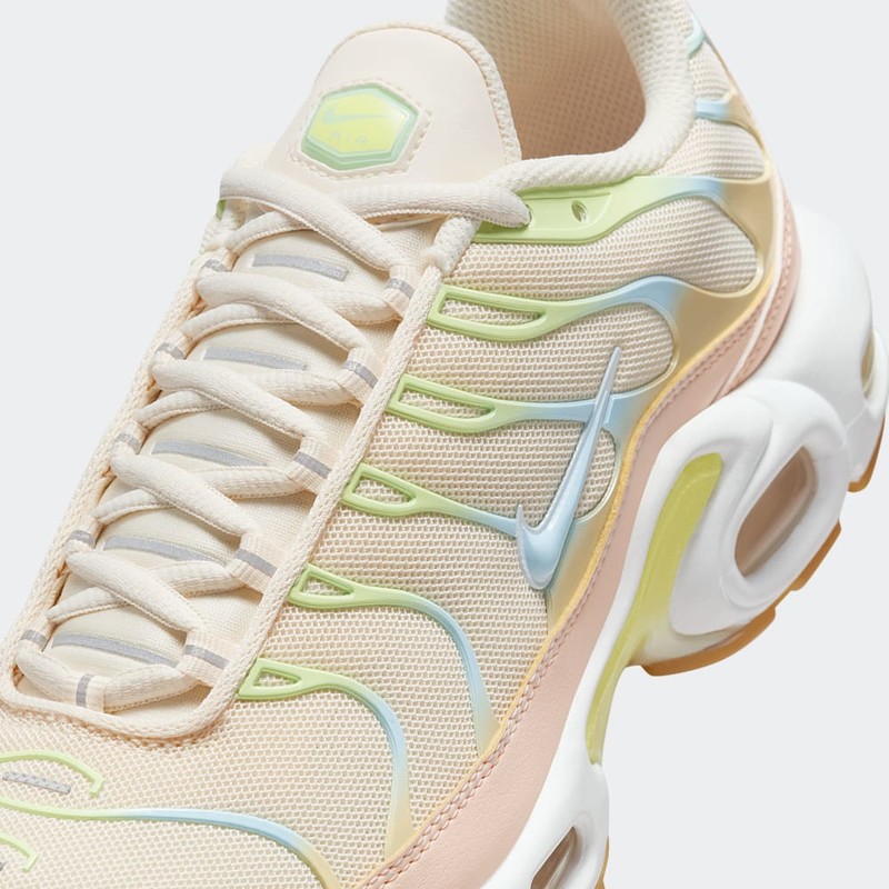 Nike Air Max Plus "Crimson Tint" | DZ3671-800