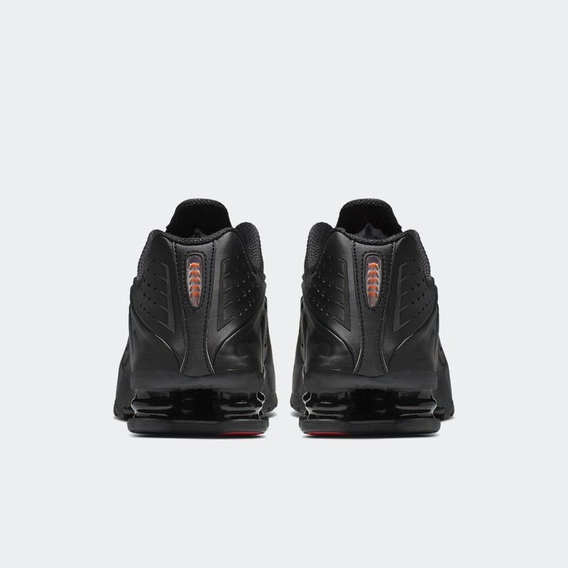 Nike Shox R4 "Black" | AR3565-004