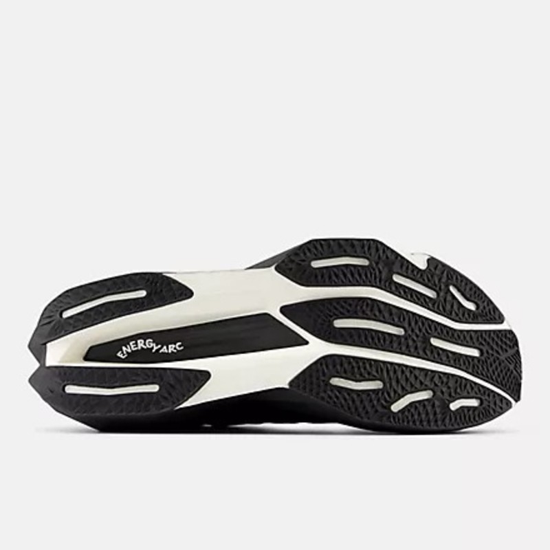 District Vision x New Balance FuelCell Supercomp Elite V4 "Black" | MRCELDV4