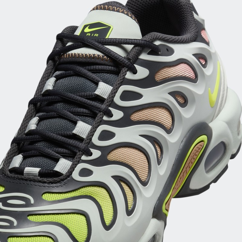 Nike Air Max Plus Drift "Light Silver" | FD4290-009