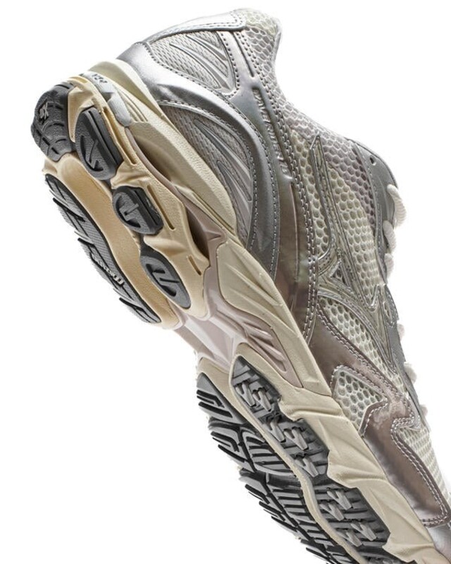 Mizuno Wave Rider "White Sand" | D1GA243104 Mizuno Wave Rider "White Sand" | D1GA243104