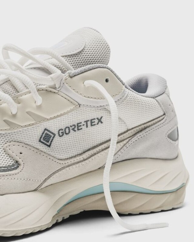 BSTN x Mizuno Wave Rider B GTX | D1GD242401 BSTN x Mizuno Wave Rider B GTX | D1GD242401