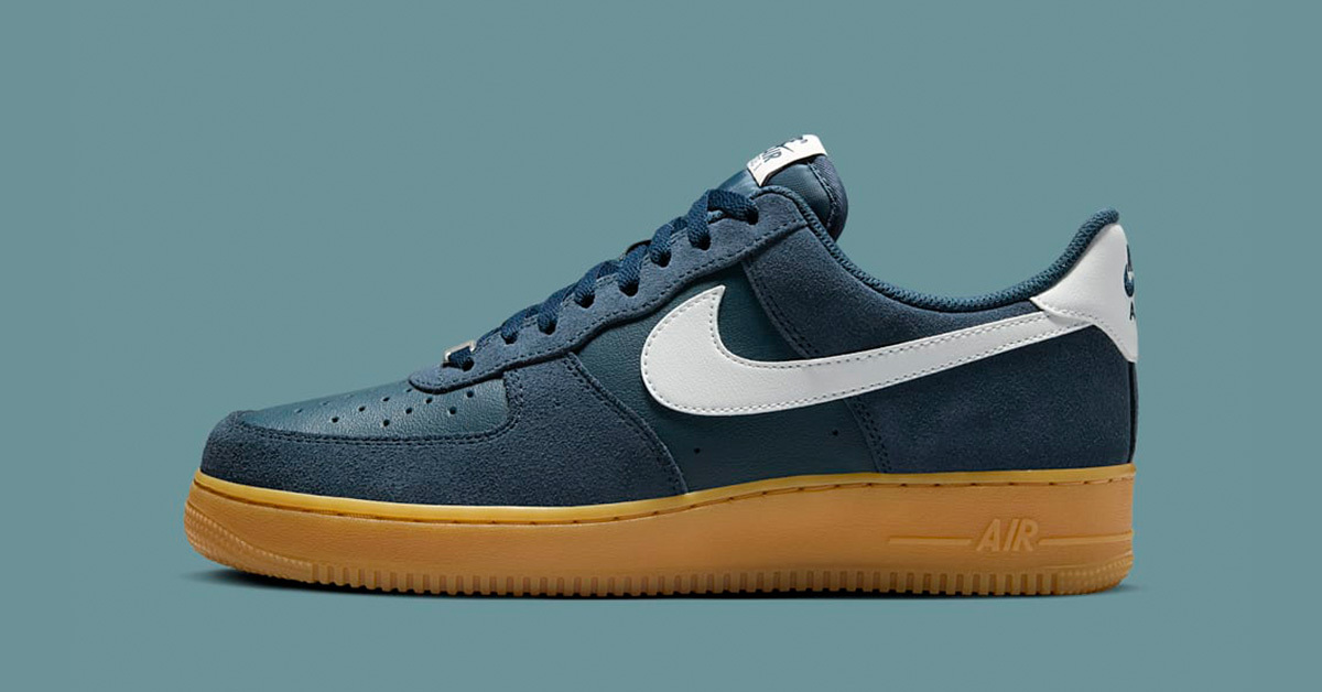 Nike Air Force 1 Low "Armory Navy" kombiniert klassisches Design mit herbstlichem Stil Nike Air Force 1 Low "Armory Navy" kombiniert klassisches Design mit herbstlichem Stil