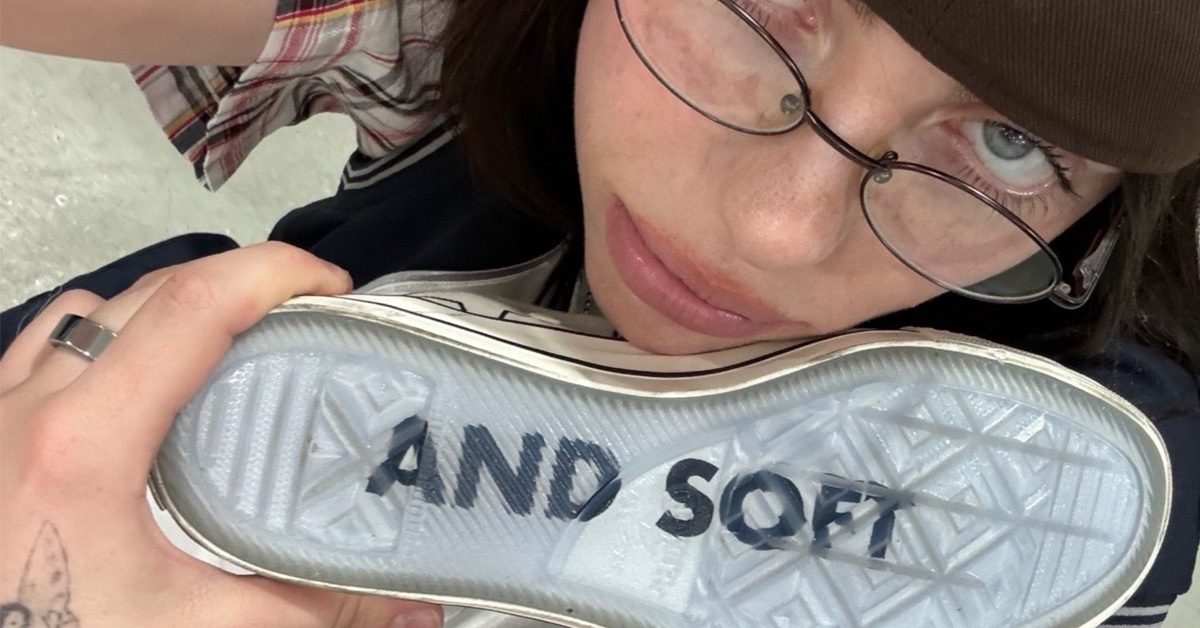 Personalisiere jetzt deinen eigenen Billie Eilish x Converse Chuck Taylor By You! Personalisiere jetzt deinen eigenen Billie Eilish x Converse Chuck Taylor By You!