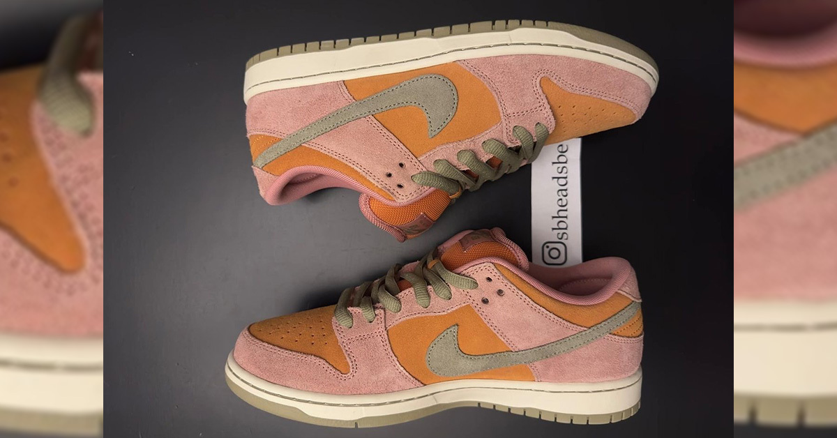 First Look: Nike SB Dunk Low “Red Stardust” First Look: Nike SB Dunk Low “Red Stardust”