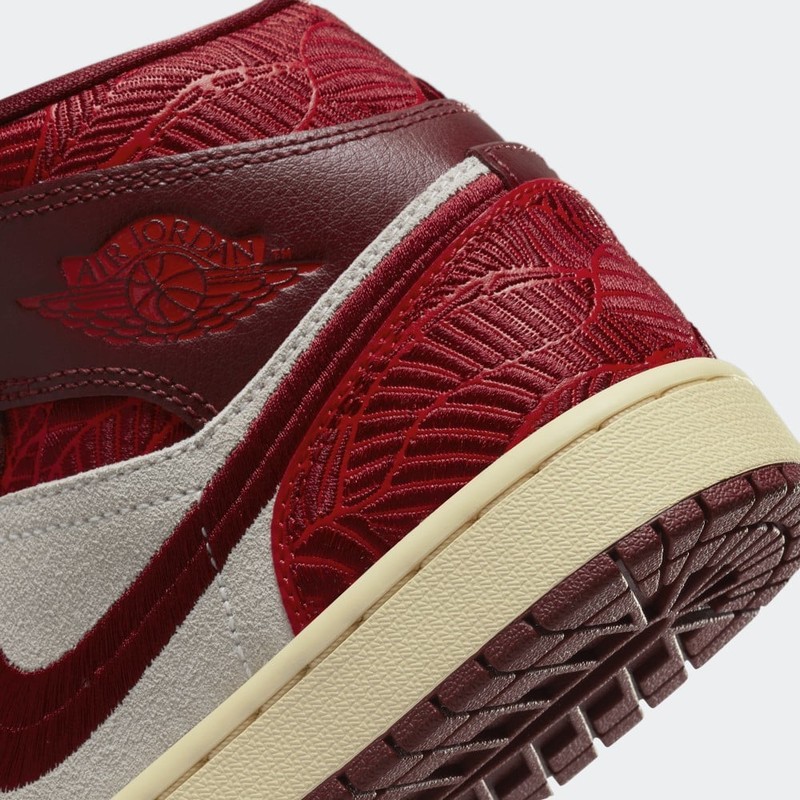 Air Jordan 1 Mid SE Tiki Leaf | DZ2820-601