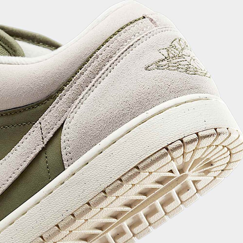 Air Jordan 1 Low "Medium Olive" | HV4089-201