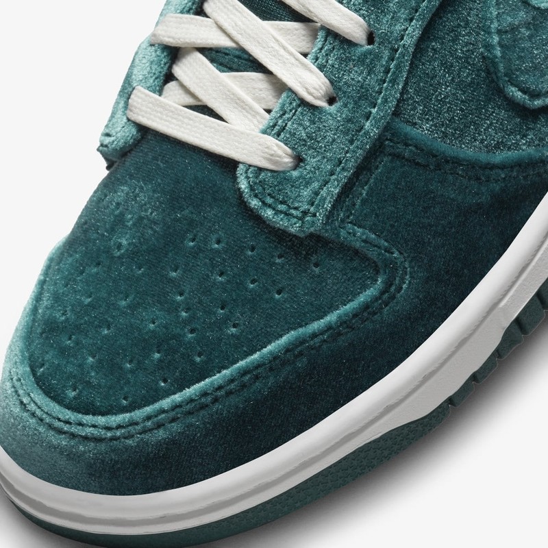 Nike Dunk Low Green Velvet | DZ5224-300