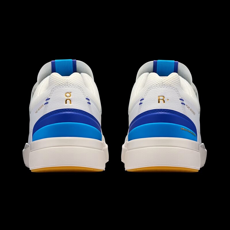 On THE ROGER Centre Court "Malibu" | 3MD11272840
