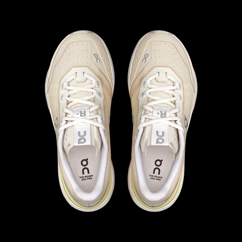 On THE ROGER Advantage Pro "Cream" | 3WF10183123