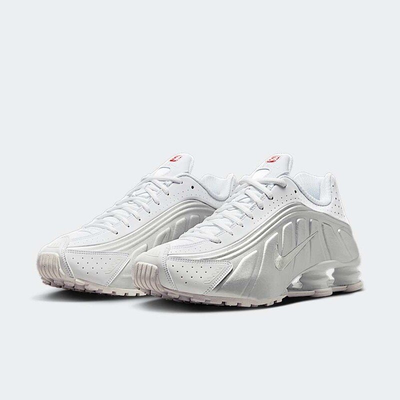 Nike Shox R4 "Metallic Silver" | HQ1988-101