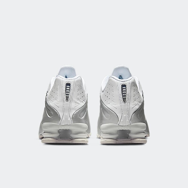 Nike Shox R4 "Metallic Silver" | HQ1988-101