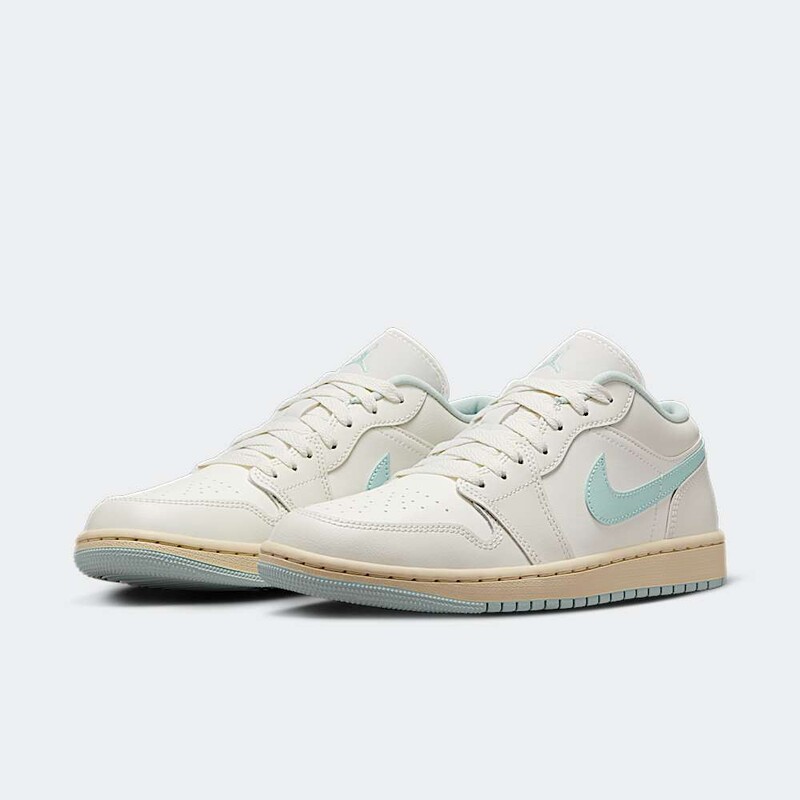 Air Jordan 1 Low "Sail/Igloo" | DC0774-134 Air Jordan 1 Low "Sail/Igloo" | DC0774-134