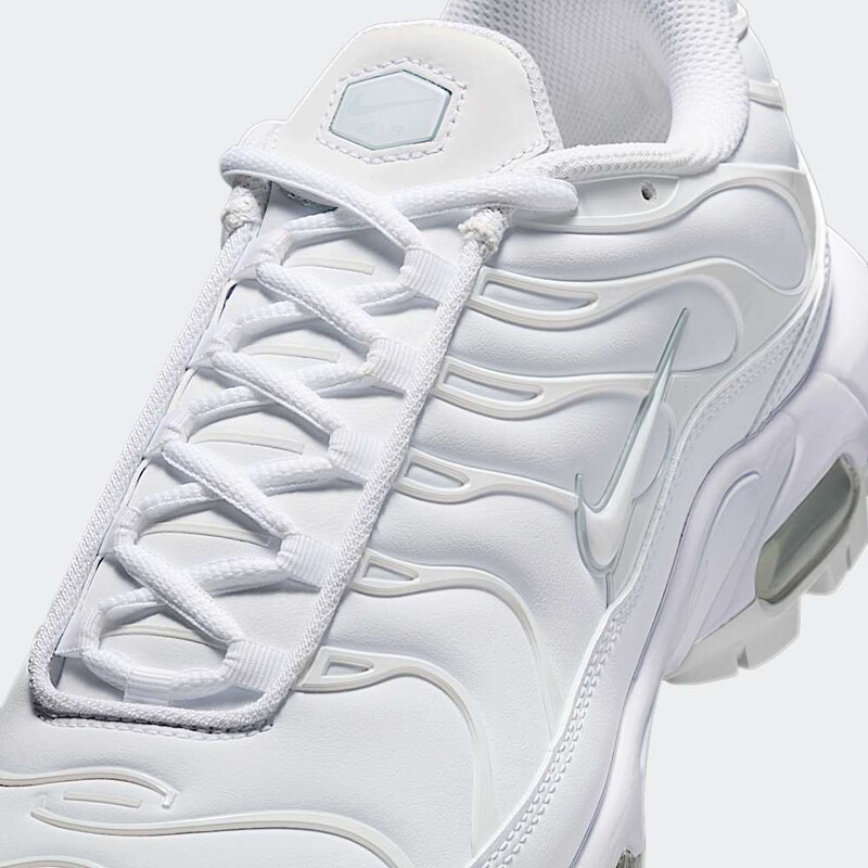 Nike Air Max Plus G "Triple White" | FZ4150-100