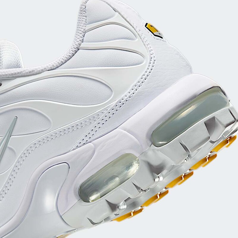 Nike Air Max Plus G "Triple White" | FZ4150-100