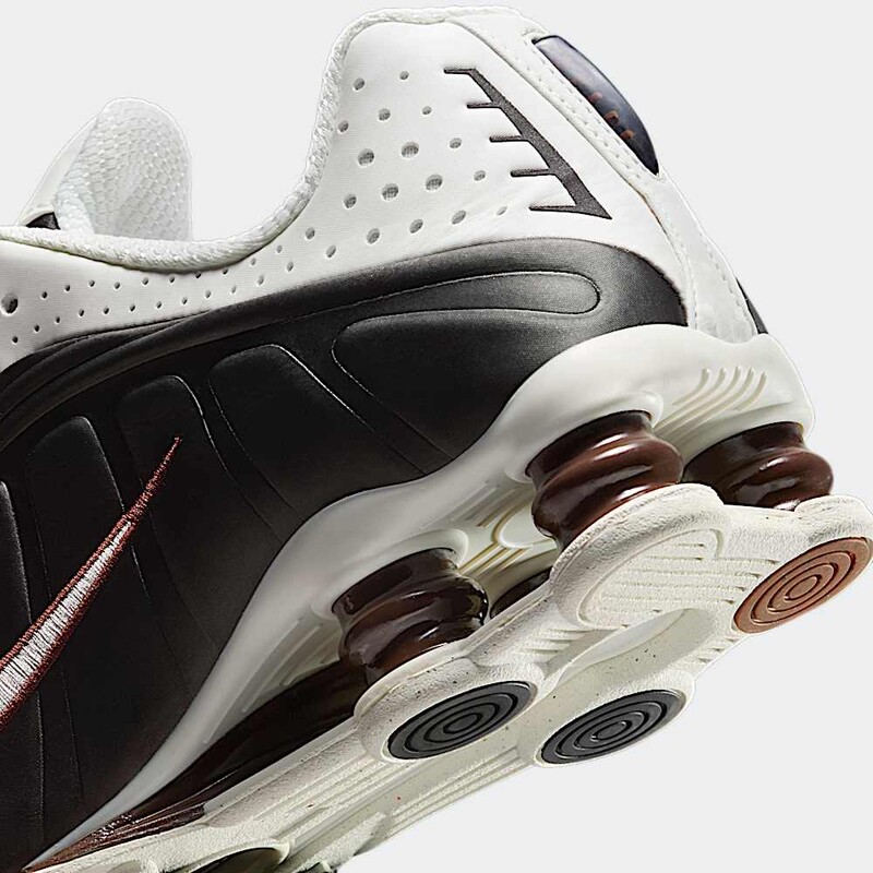 Nike Shox R4 "Fauna Brown" | AR3565-104