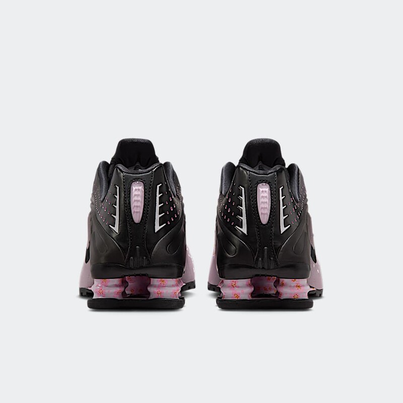 Nike Shox R4 "Sakura" | IB8872-600