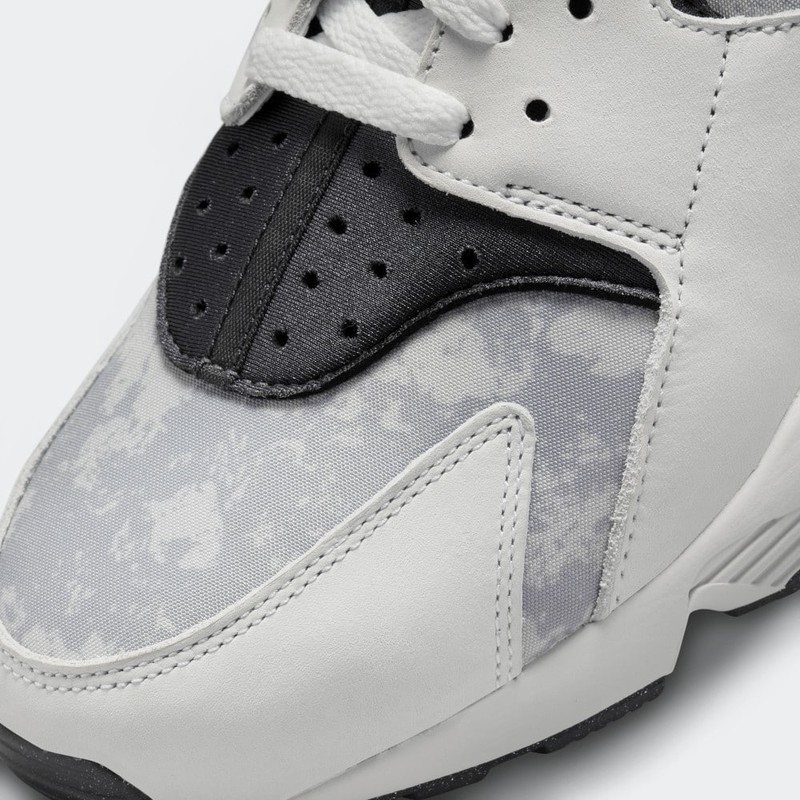 Nike Air Huarache PRM Social FC | DR0286-100