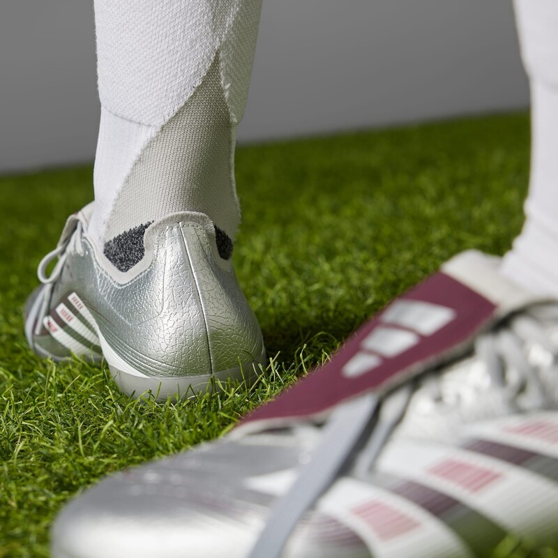 Jude Bellingham x adidas Predator League Fold-Over Tongue FG/MG | JQ2688 Jude Bellingham x adidas Predator League Fold-Over Tongue FG/MG | JQ2688