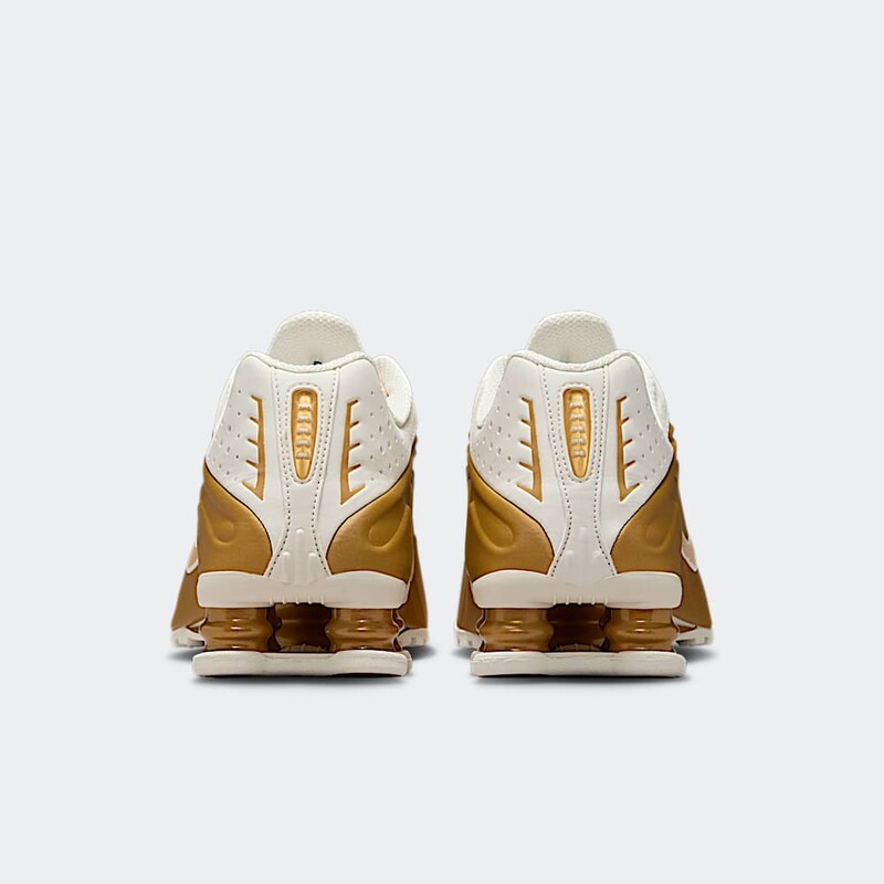 Nike Shox R4 "Metallic Gold" | AR3565-010