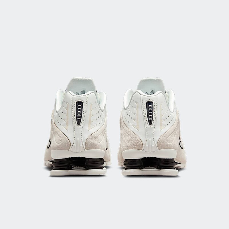 Nike Shox R4 "White Suede" | HQ7739-100