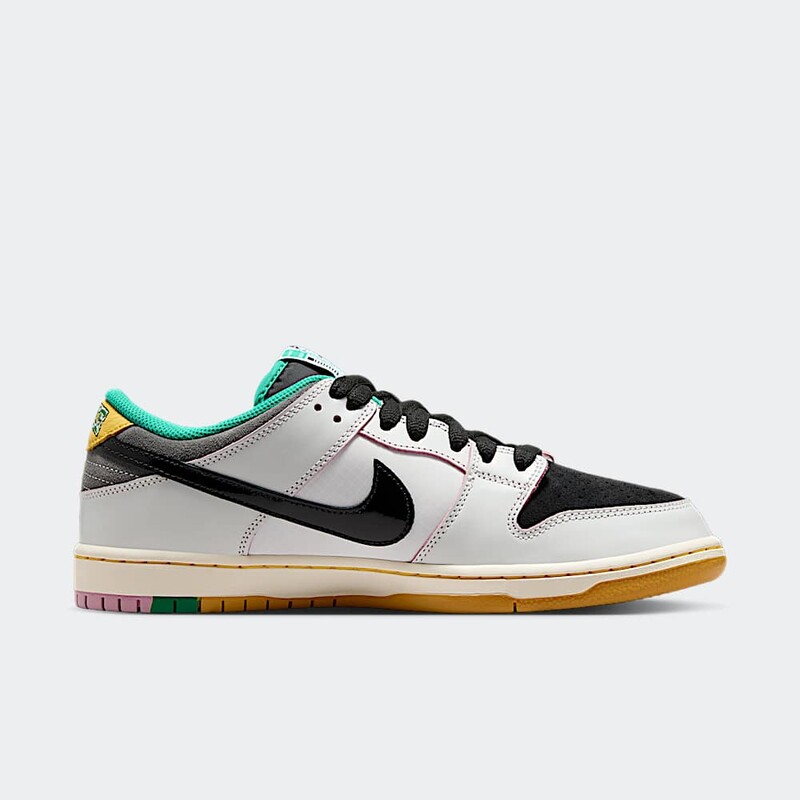 CSEF x Nike SB Dunk Low | HJ4132-100