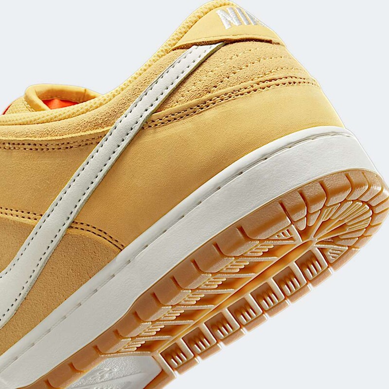 Nike SB Dunk Low "Saturn Gold" | FJ1674-700