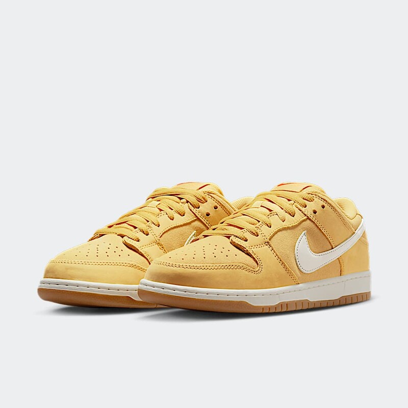 Nike SB Dunk Low "Saturn Gold" | FJ1674-700