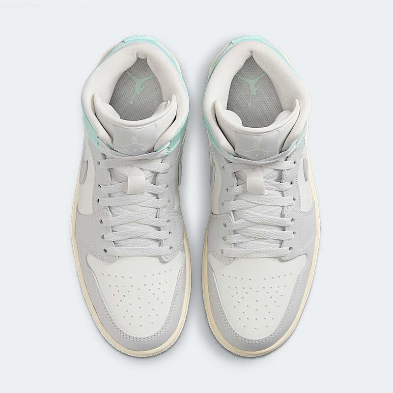 Air Jordan 1 Mid "Igloo" | BQ6472-134