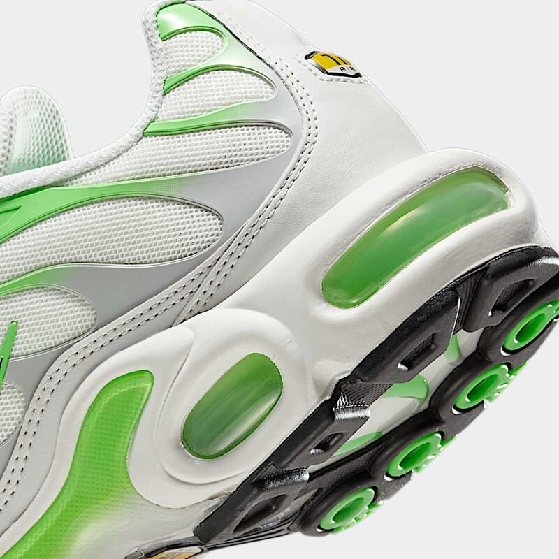 Nike Air Max Plus "Green Strike" | DZ3671-001