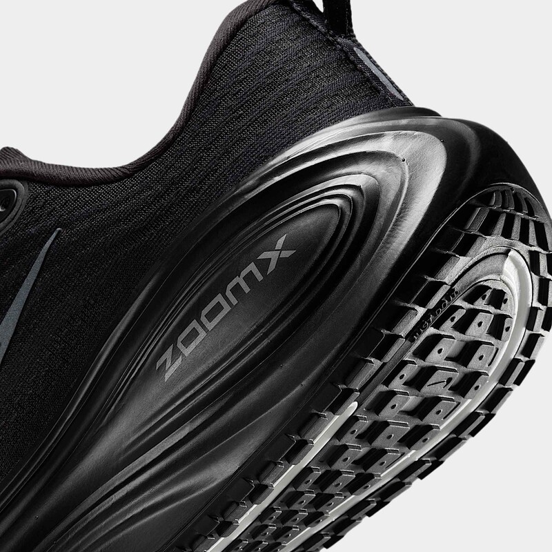 Nike Vomero Plus "Black" | HV8154-001