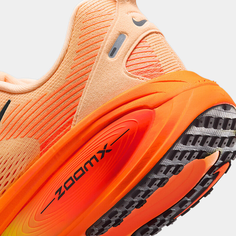Nike Vomero 18 "Total Orange" | HM6803-700