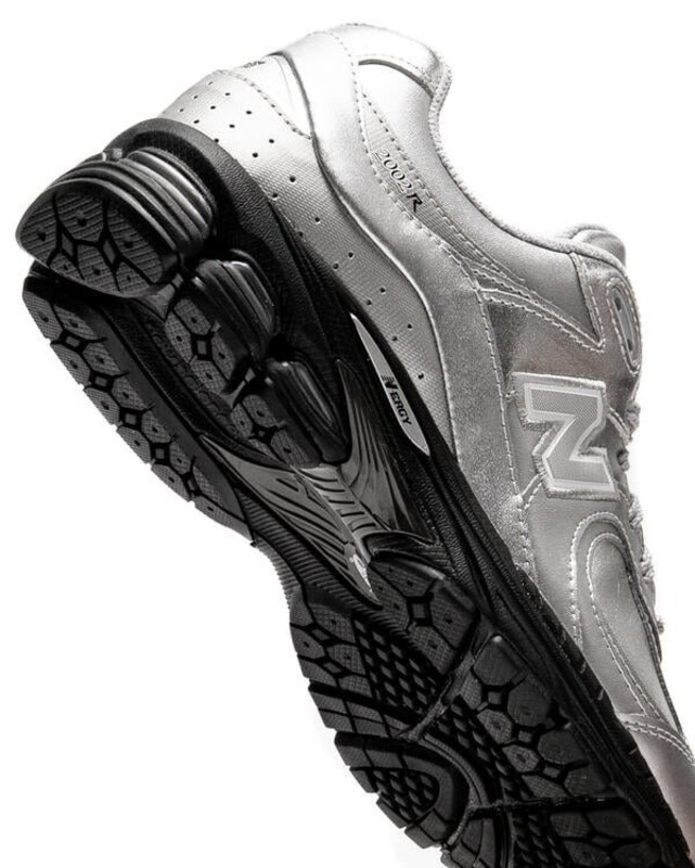New Balance 2002R "Silver Metallic" | U2002RF