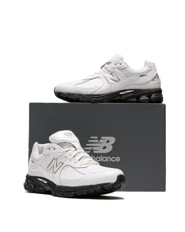 New Balance 2002R "Leather Pack White" | U2002RE