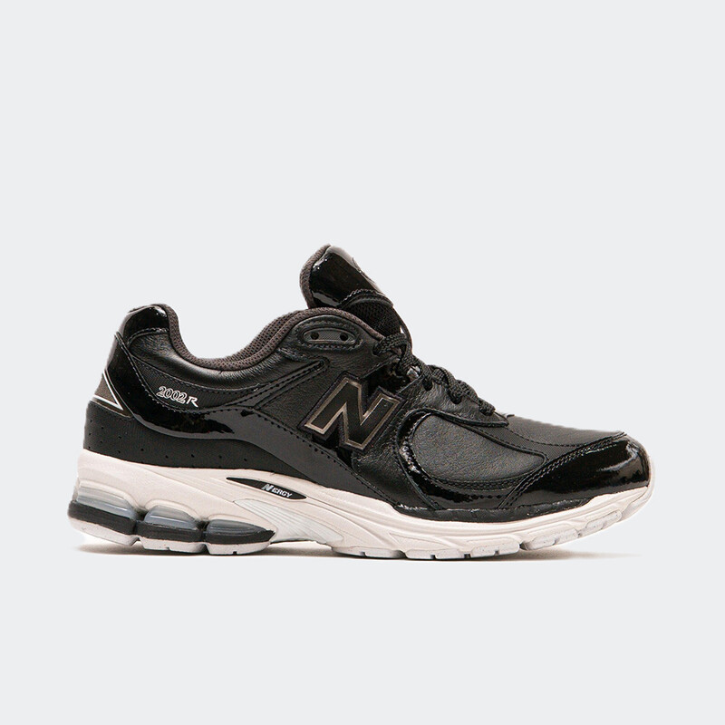 New Balance 2002R "Leather Pack Black" | U2002RD